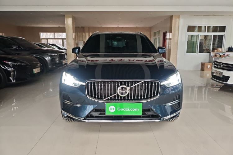 Used Volvo XC60 2025 B5 4x4 Smart Luxury Edition