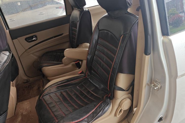 Used Wuling Hongguang 2014 1.2L S Comfort Model China IV
