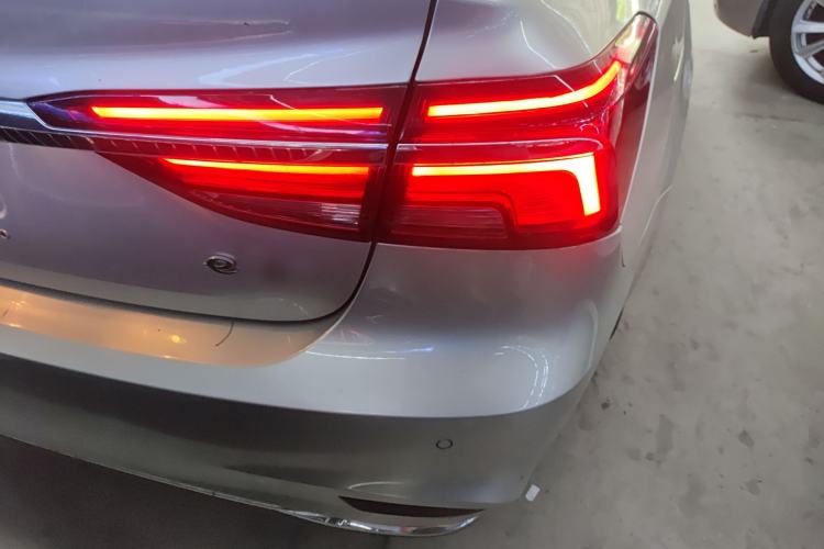 Used Roewe i6 New Energy 2017 45T Hybrid Connect & Smart Enjoyment Edition Exterior 3