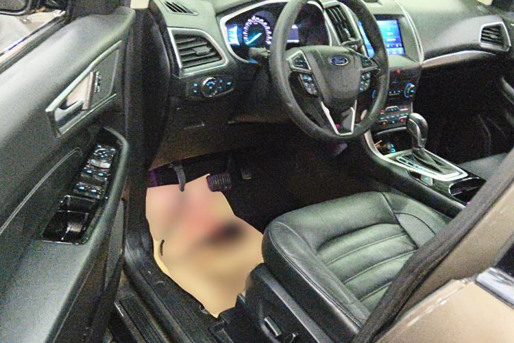 Used Ford Edge 2016 EcoBoost 245 Four-Wheel Drive Titanium Edition 7-Seater
