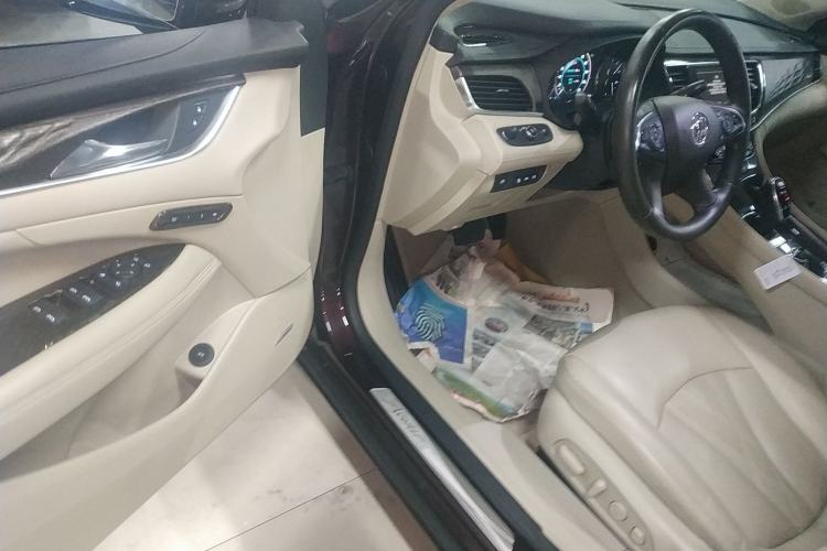 Used Buick LaCrosse 2018 28T Avenir
