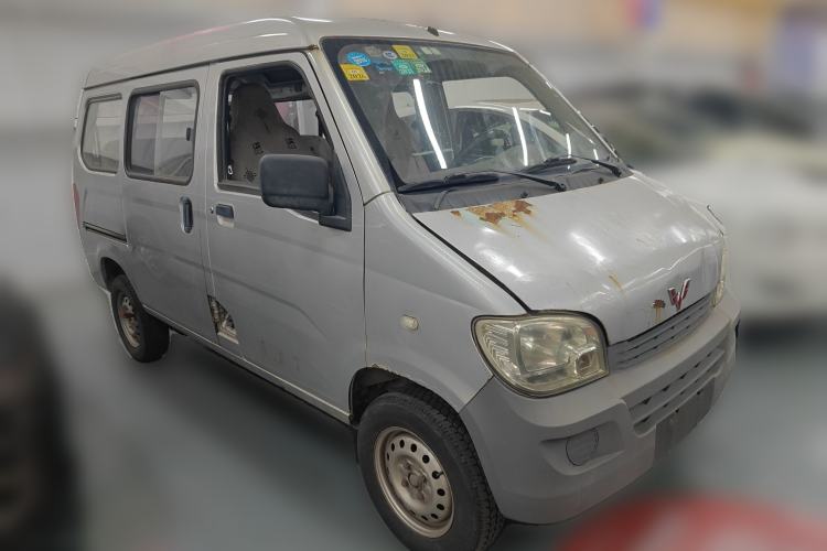 Used Wuling Zhiguang 2015 1.2L Practical LS-I Model Front Right 45 Deg