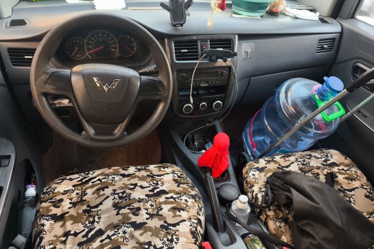 Used Wuling Rongguang V 2015 1.5L Base Version