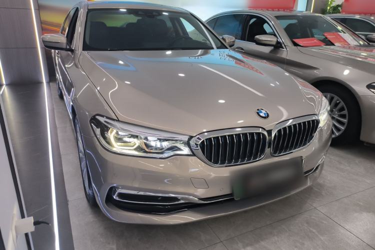 Used BMW 5 Series New Energy 2019 Updated Version 530Le Luxury Package Front Right 45 Deg