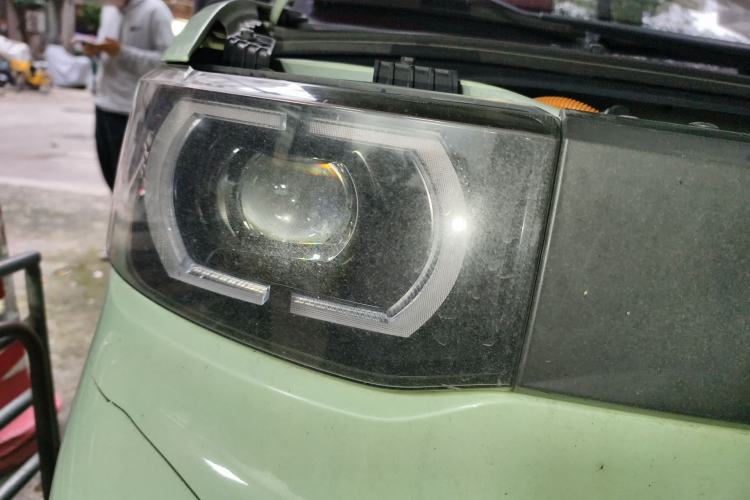 Used Wuling Hongguang MINIEV 2021 Macaron Premium Model – Lithium Iron Phosphate Right Front Headlight