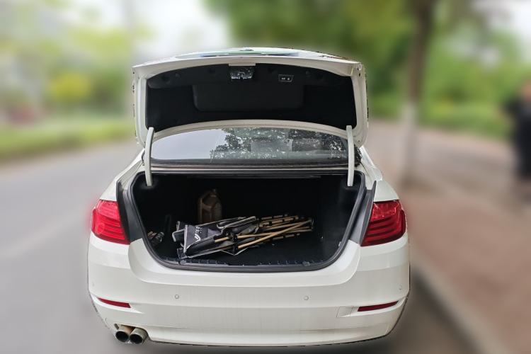 Used BMW 5 Series 2014 525Li Leading Model
