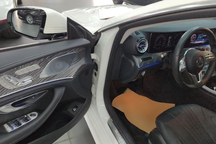Used Mercedes-Benz CLS 2018 CLS 300 Luxury Model
