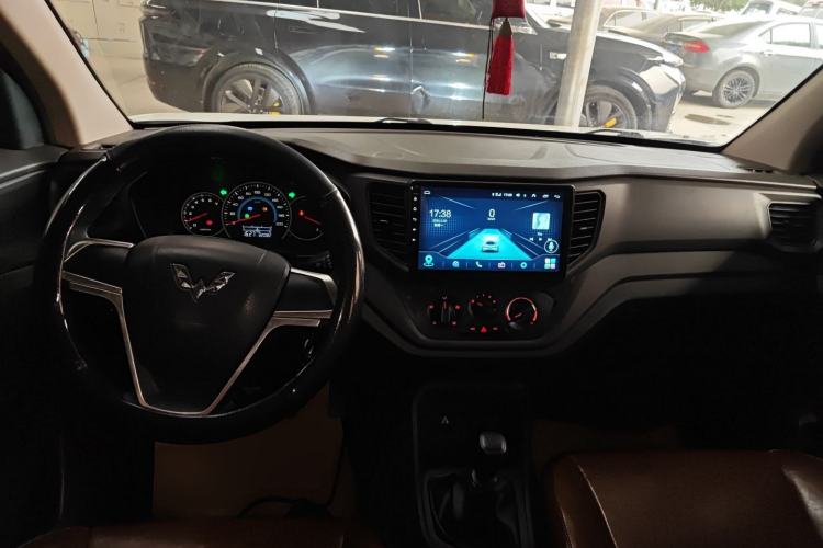 Used Wuling Hongguang V 2019 1.5L Enjoyment Version China VI LAR
