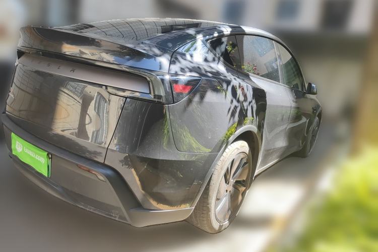 Used Tesla Model Y 2025 Rear-Wheel-Drive Version
