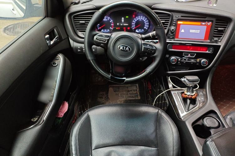 Used Kia K5 2015 2.0L Automatic LUX Steering Wheel