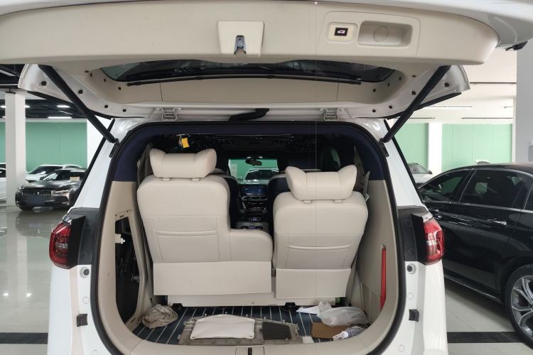 Used Buick GL8 2020 ES Land Cruiser 653T Comfort Edition Trunk