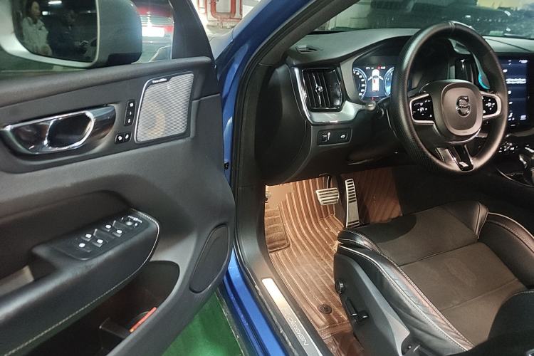 Used Volvo XC60 2018 T5 4x4 Smart & Sporty Edition