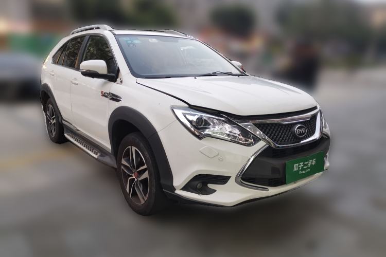Used BYD Tang New Energy 2015 2.0T Four-Wheel-Drive Flagship Model
