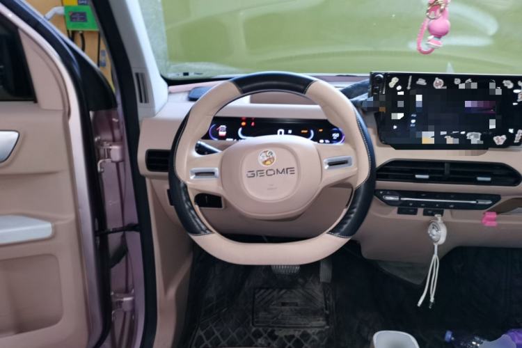 Used Geely Galaxy Panda 2023 Panda Mini 200km Endurance Bear
