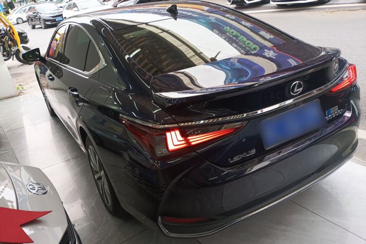 Used Lexus ES 2018 300h Premier Edition China V Standard Rear Left 45 Deg