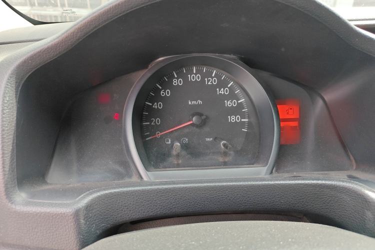 Used Nissan NV200 2012 1.6L 232 Seats Luxury Version
