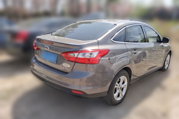 Used Ford Focus 2012 Sedan 1.6L Automatic Fashion Edition
