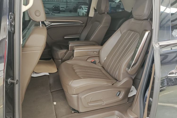 Used Volkswagen Viloran 2020 330TSI Luxury Edition Left Rear Seat