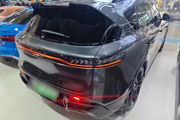 Used VOYAH FREE 2025 318 259 km All-Wheel-Drive Exploration Edition
