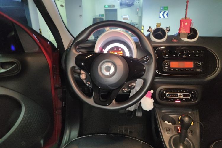 Used smart forfour 2016 1.0L 52 kW Dynamic Edition
