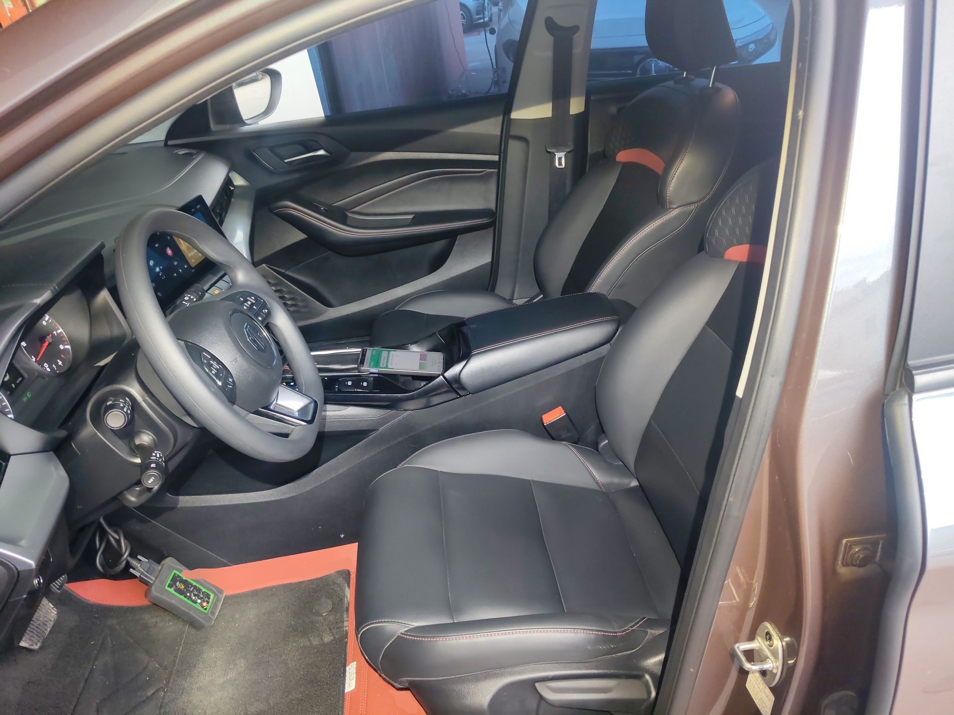 Переднее сиденье в автомобиле