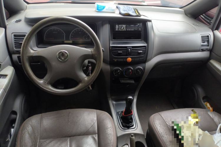 Used Dongfeng Shuaike 2013 Revised Version 1.5L Manual Standard Trim 5 Seats China IV Standard
