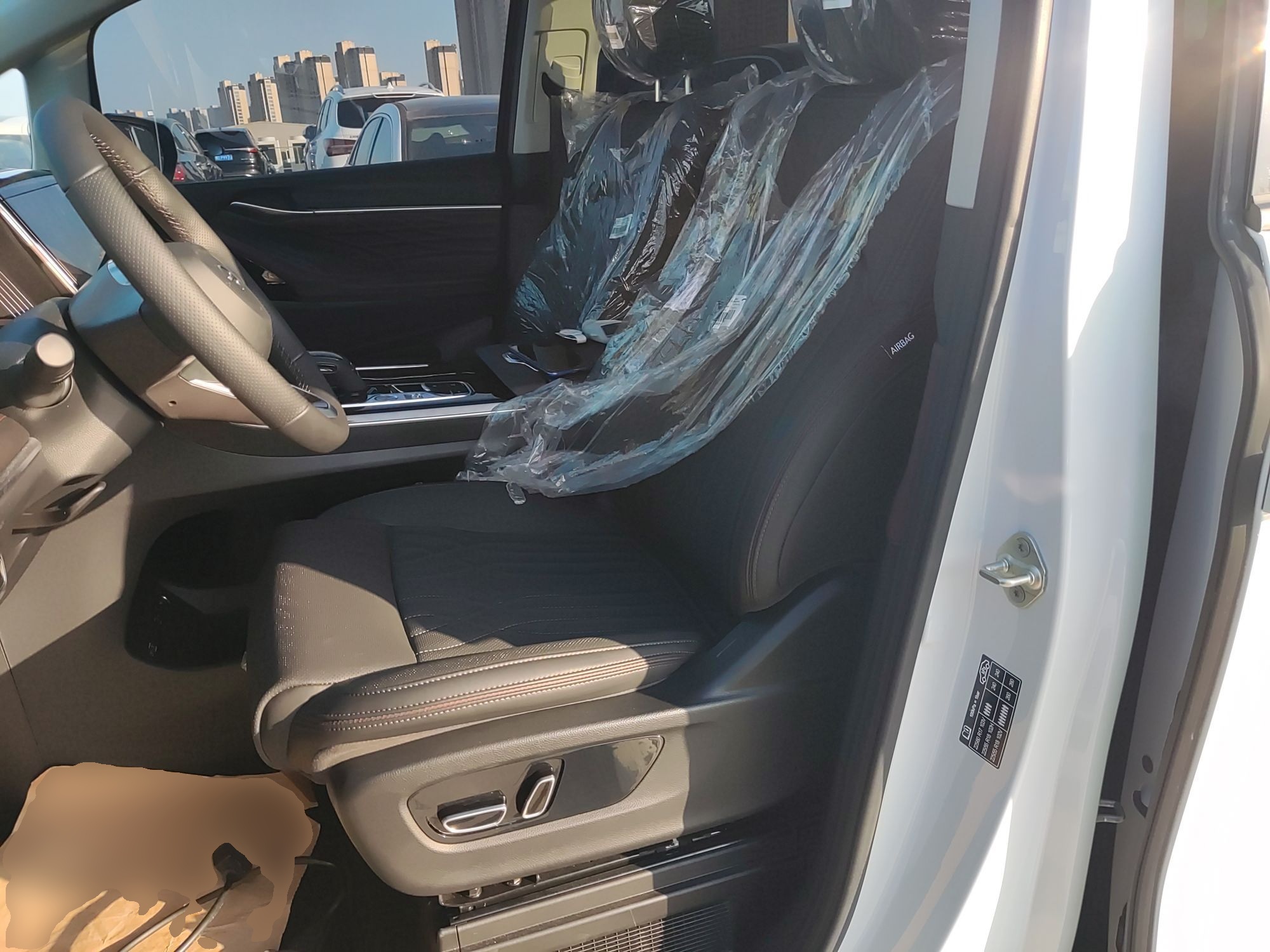 Переднее сиденье в автомобиле