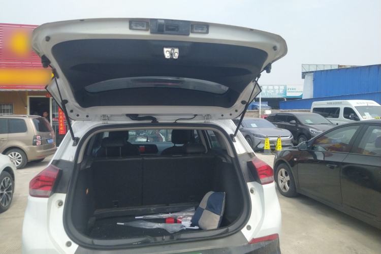 Used Chevrolet Trax 2022 Encore RS 1.5T CVT Cool Trunk