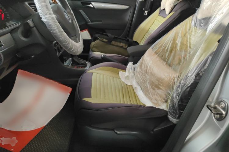 Used Volkswagen Lavida 2013 Revised Classic 1.6L Automatic Fashion Edition