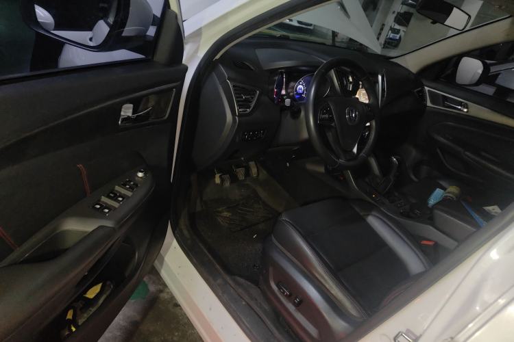 Used Changan CS75 2014 2.0L Manual Leading Version China IV Standard