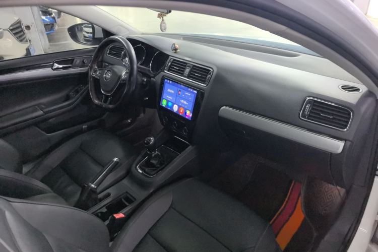 Used Volkswagen Sagitar 2015 230TSI Manual Comfort Version