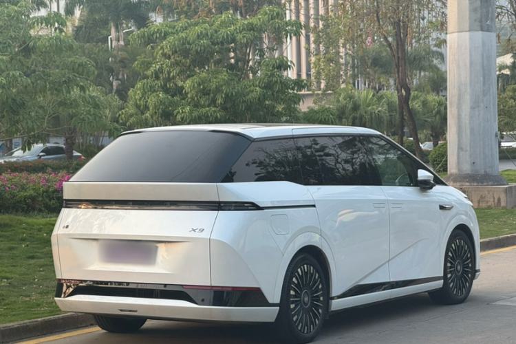 Used XPeng X9 2025 740 Ultra-Long Range Max Exterior 7