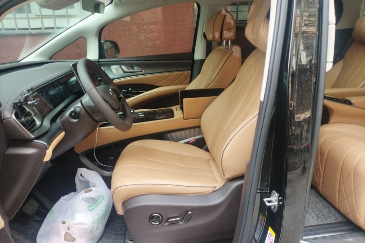 Used Denza D9 2024 DM-i 980 Four-Wheel Drive Prestige Model Left Front Seat