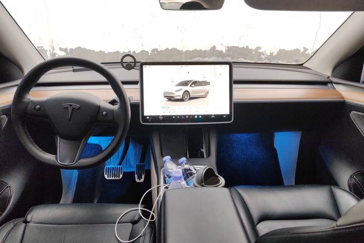 Used Tesla Model Y 2022 Long-Range All-Wheel-Drive Version