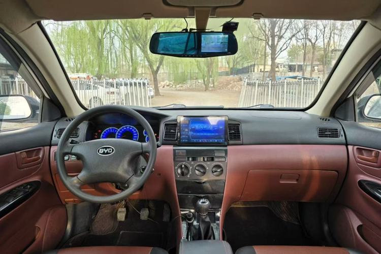 Used BYD F3 2013 Energy-Efficient Model 1.5L Manual Comfort Version Interior 2