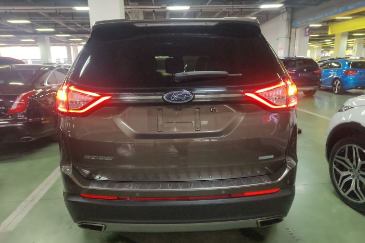 Used Ford Edge 2015 2.0T GTDi Two-Wheel-Drive High-Line Version
