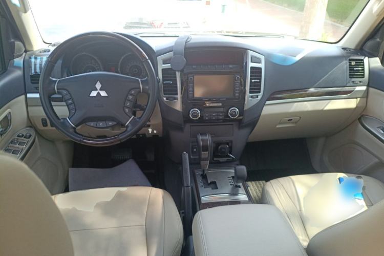 Used Mitsubishi Pajero 
