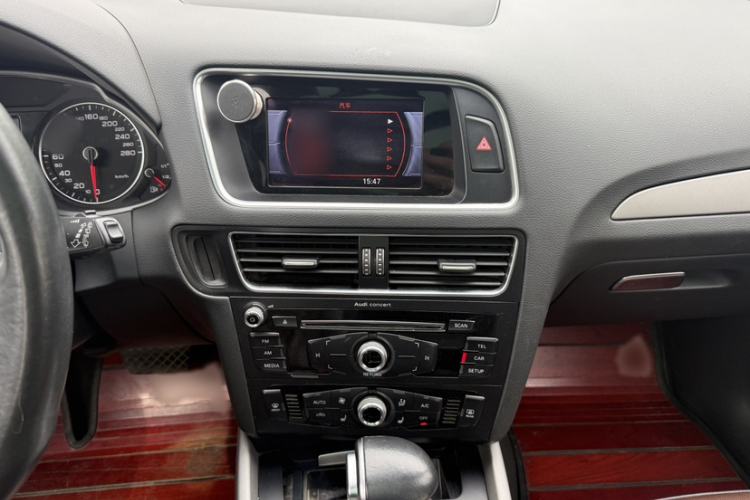 Used Audi Q5 2017 Plus 40 TFSI Ambition Model Audio And AC Panel