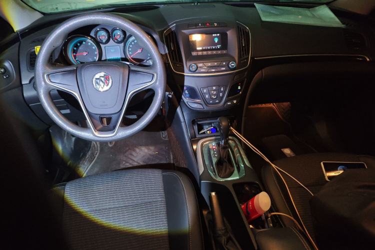 Used Buick Regal 2015 1.6T Leading Technology Model Center Console