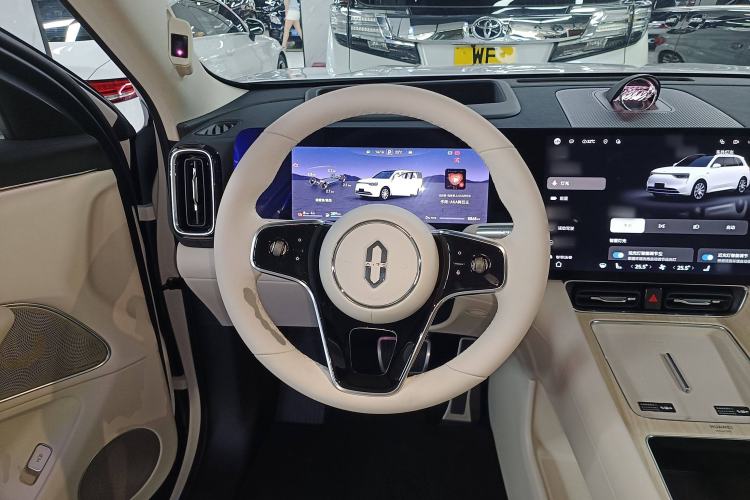 Used Hima AITO M8 2025 Extended-Range Max Version 37 kWh 6-Seater
