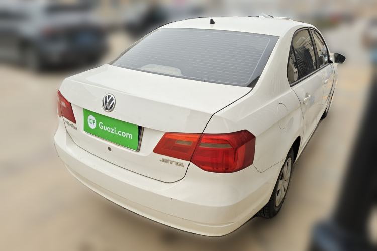 Used Volkswagen Jetta 2015 1.4L Manual Fashion Model