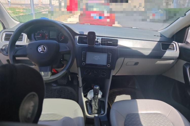 Used Skoda Rapid 2015 1.6L Automatic Smart Selection Model
