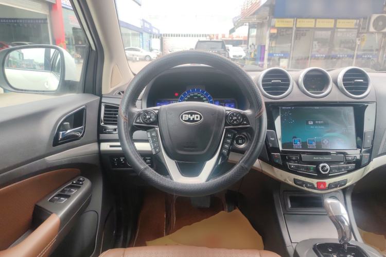 Used BYD S7 2015 2.0T Upgraded Automatic Luxury Version