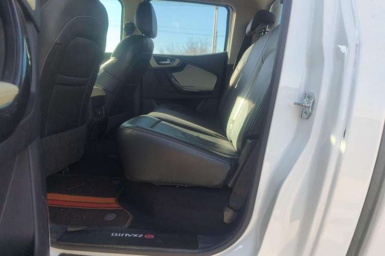 Used Zxauto Terralord 2021 2.5T Passenger Version Diesel Four-Wheel Drive Flagship Trim – Standard Dual
