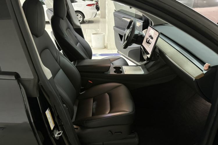 Used Tesla Model Y 2022 Rear-Wheel-Drive Version