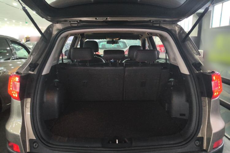 Used CHANGAN CS75 2016 1.8T Automatic Elite Model China V Standard Trunk