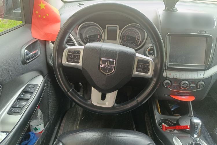 Used Dodge Journey 2013 2.4L Two-Wheel Drive Luxury Version
