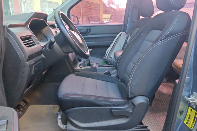 Used Wuling Hongguang PLUS 2020 1.5L Manual Standard Edition 5 Seats
