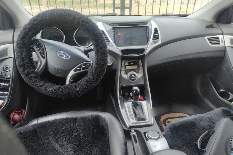 Used Hyundai Elantra (5th Generation / Langdong) 2013 1.6L Automatic Luxury Model Center Console