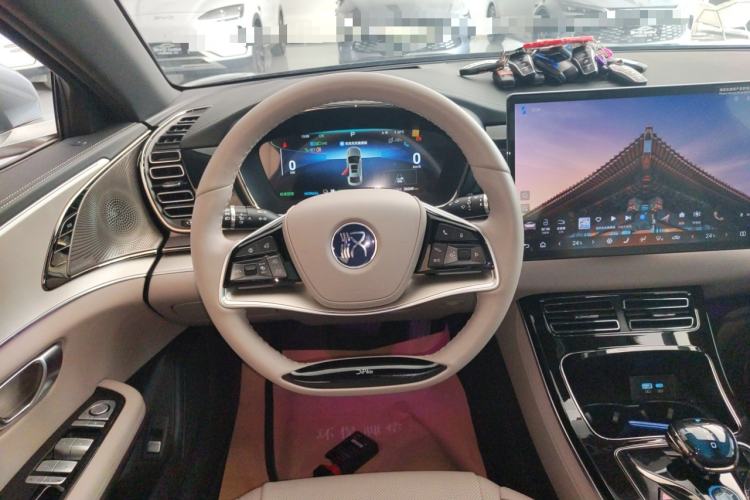 Used BYD Han 2024 EV Glory Edition 605KM Front-Wheel-Drive Premium Model
